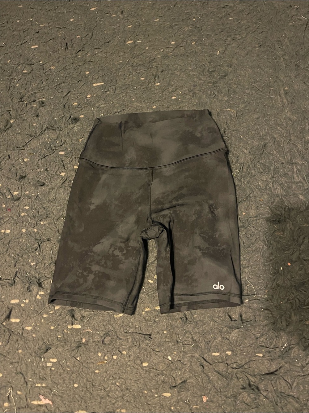 Alo Black High-Waist Biker Shorts size small